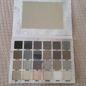 Jeffree Star Cremated palette